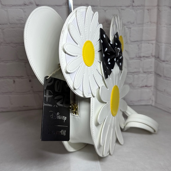 NWT Loungefly Disney White and Yellow Daisy Crossbody Bag 13x11.25x3in - Picture 5 of 13